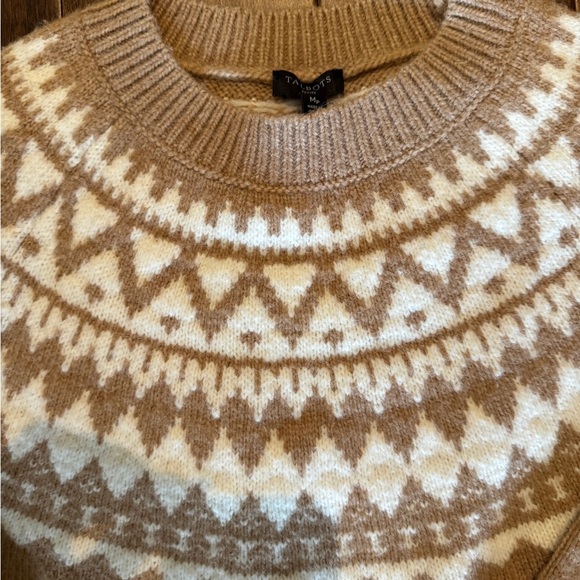 Woman’s Fair Isle Tan Patterned Sweater - Picture 3 of 4